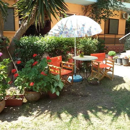 Homer's Pensión Nydri (Lefkada)